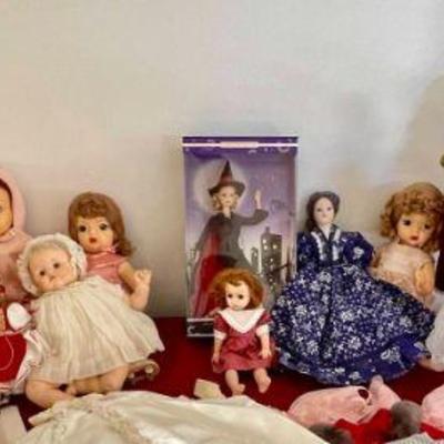 Lot 029-ER: Vintage Dolls