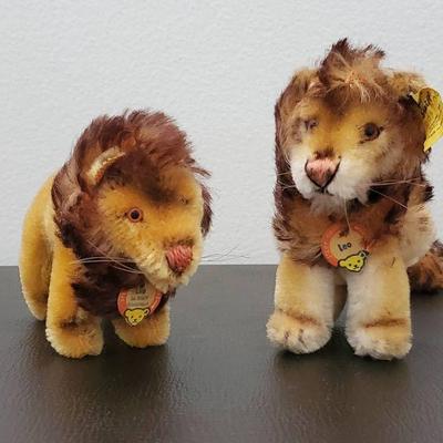 Lot 043-ER: Vintage Steiff Lion Duo