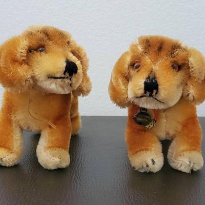 Lot 037-ER: Vintage Steiff Doggie Pair