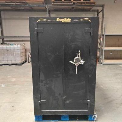 #1250 • Titan Vaults Snap Safe with 2 Keys
