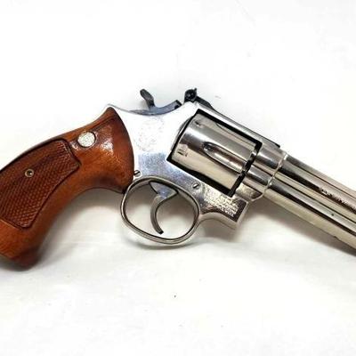 #804 • Smith & Wesson 586 .357 Magnum Revolver
