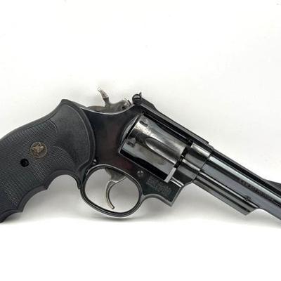 #834 • Smith & Wesson 19-6 .357Mag Revolver
