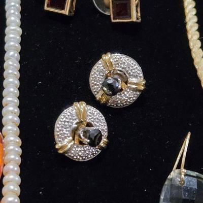 14K and 10K Gold Jewelry with Diamonds and Gemstones