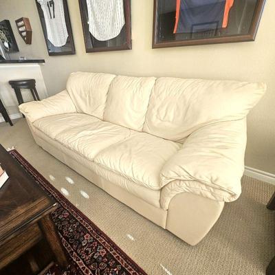  Top Grain Leather Sofa Couch in a Buttercream Color, Very good Condition, Very Comfortable