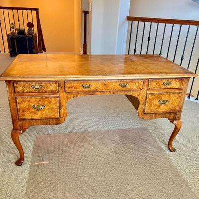  Hekman Wood Writing Desk Select Solids with Ash and Ash Burl Veneers.