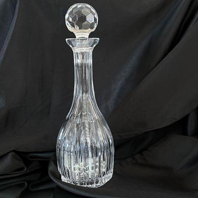 Crystal Decanter - Elegant and Timeless Design