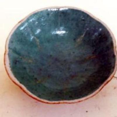 1250	3 CHINESE PORCELAIN BOWLS, LARGEST APPROXIMATELY 6 1/4 IN X 2 IN
