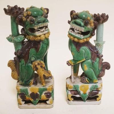 1041	2 ASIAN POTTERY FOO DOGS, APPROXIMATELY 6 IN HIGH
