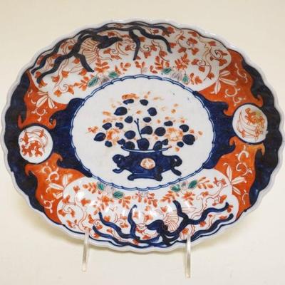1002	IMARI SCALLOPED EDGE OVAL BOWL, APPROXIMATELY 8 IN X 10 IN X 2 IN HIGH
