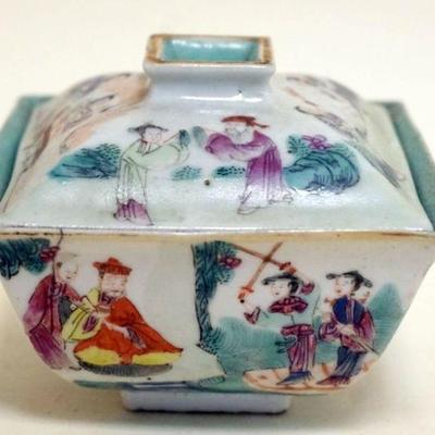 1254	CHINESE PORCELAIN SQUARE COVERED CUP, APPROXIMATELY 3 1/2 IN SQ X 3 IN H
