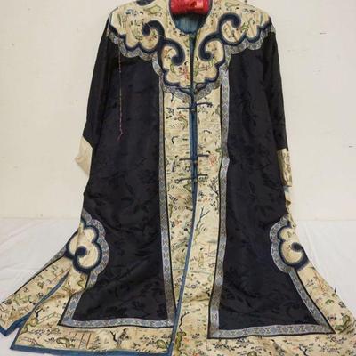 1278	ASIAN SILK EMBROIDERED ROBE
