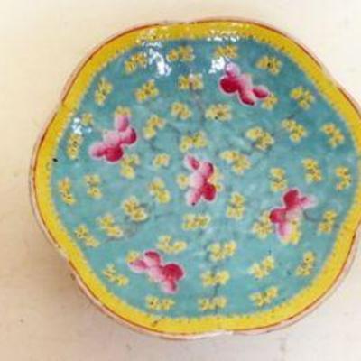 1249	3 CHINESE PORCELAIN BOWLS, LARGEST APPROXIMATELY 8 IN
