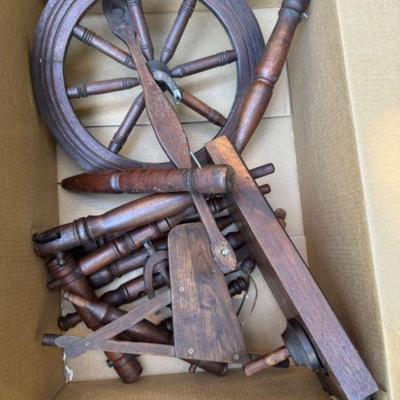 Rustic Antique Wood Spinning Wheel	