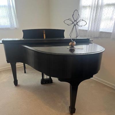 Parlor size Steinway 1960’s 
Pristine 