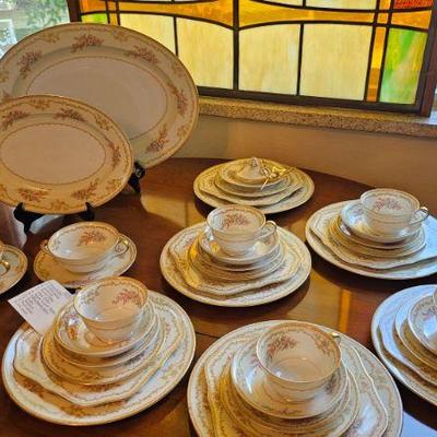 Noritake=48pc Splitting - Place Settings
