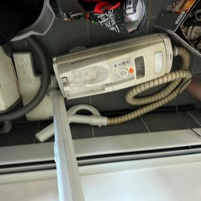 VACUUM CLEANER ELECTRULUX