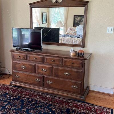 Ethan Allen "Colonial" Dresser w/Mirror - $350