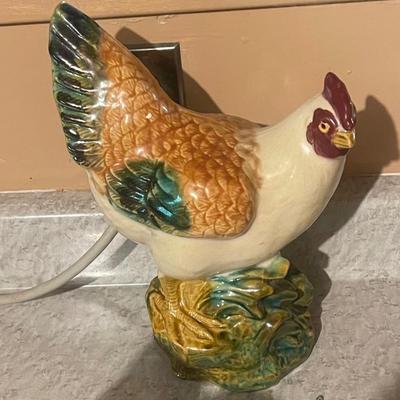 Chicken figurine 