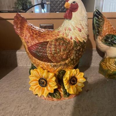Chicken figurine 