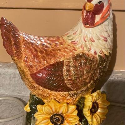Chicken figurine 