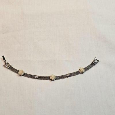 https://www.auctionninja.com/stress-free-estate-services-llc/sales/details/fine-gold-silver-and-costume-native-american-jewelry-coins-pap...
