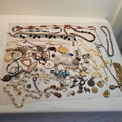 https://www.auctionninja.com/stress-free-estate-services-llc/sales/details/fine-gold-silver-and-costume-native-american-jewelry-coins-pap...