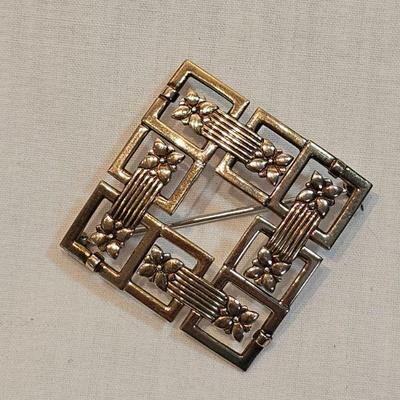 https://www.auctionninja.com/stress-free-estate-services-llc/sales/details/fine-gold-silver-and-costume-native-american-jewelry-coins-pap...