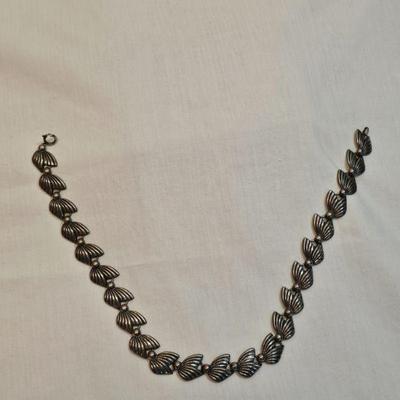 https://www.auctionninja.com/stress-free-estate-services-llc/sales/details/fine-gold-silver-and-costume-native-american-jewelry-coins-pap...