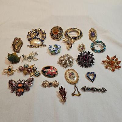 https://www.auctionninja.com/stress-free-estate-services-llc/sales/details/fine-gold-silver-and-costume-native-american-jewelry-coins-pap...