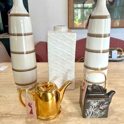 vases, teapot