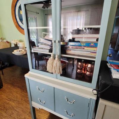 China cabinet 