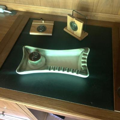 Hyde Park desk items