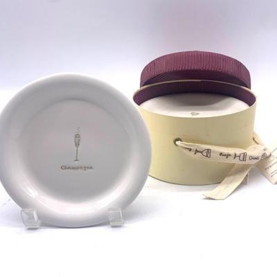William-Sonoma wine series appetizer plates, set of six w/ gift box