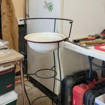 Wash stand