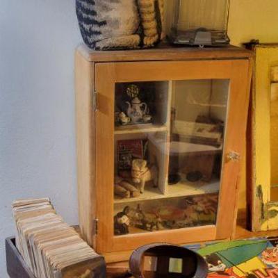 Nice little display. Smalls are in display cases now