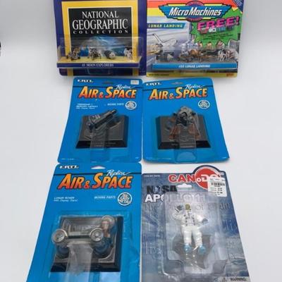 Small-Scale Moon Landing FIgures - 5 of 6 NIB