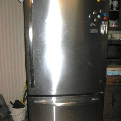 GE SS fridge freezer  BUY IT NOW $ 400.00
