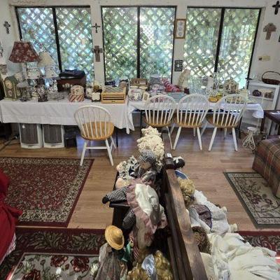 Estate sale photo