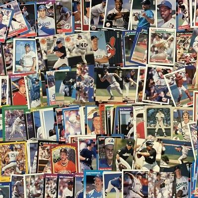 315 COLLECTIBLE BASEBALL CARDS