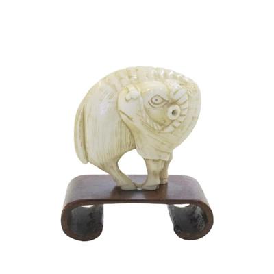 Detailed Carved Japanese Ram Netsuke.