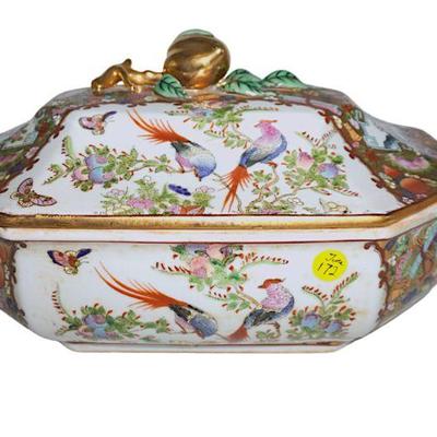 LARGE CHINESE EXPORT FAMILLE ROSE TUREEN