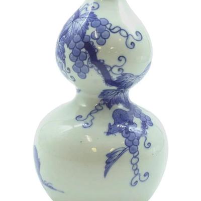 CHINESE HAND PAINTED KANGXI VASE SQUIRREL & GRAPES