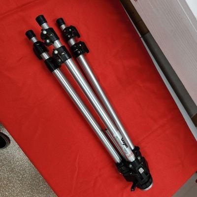 Bogen 3021 Professional Tripod