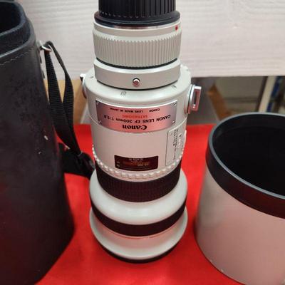 Canon 300mm f2.8 L EF Lens with Case