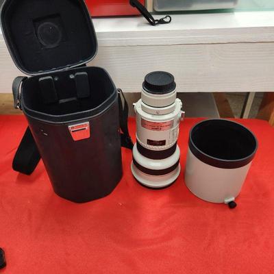 Canon 300mm f2.8 L EF Lens with Case