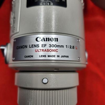 Canon 300mm f2.8 L EF Lens with Case