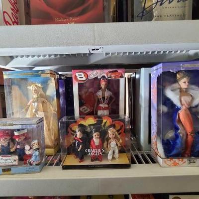 #2232 • (19) Barbie and Ken Dolls
