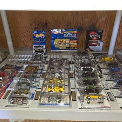 #5038 • 43 Hot wheels
