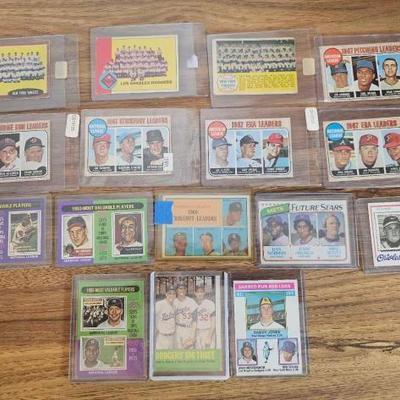 #2910 • 16 Topps Baseball Cards from '60s and '70s
