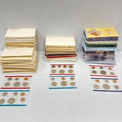 #860 • (83) 1971-1998 U.S. Mint Sets
